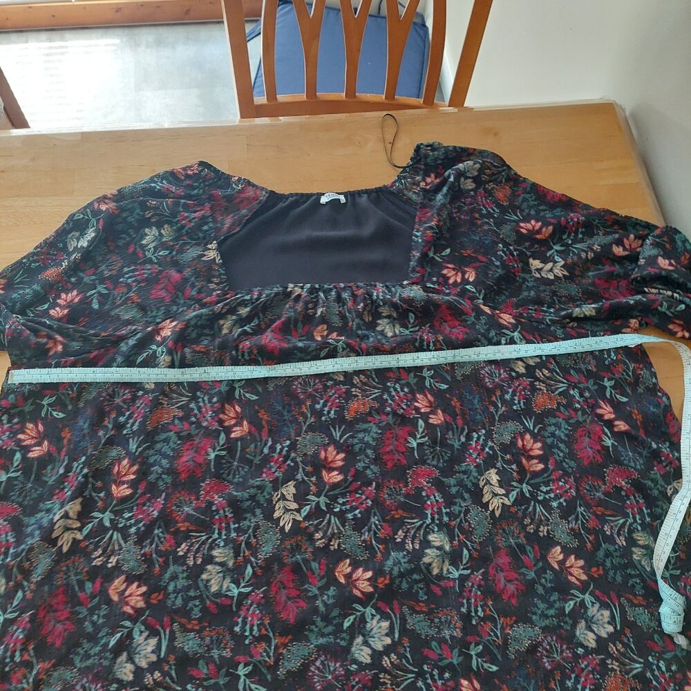 Pennington's Black w/Floral Square-Neck Blouse with Balloon Sleeves Plus Size 4X - Picture 11 of 12